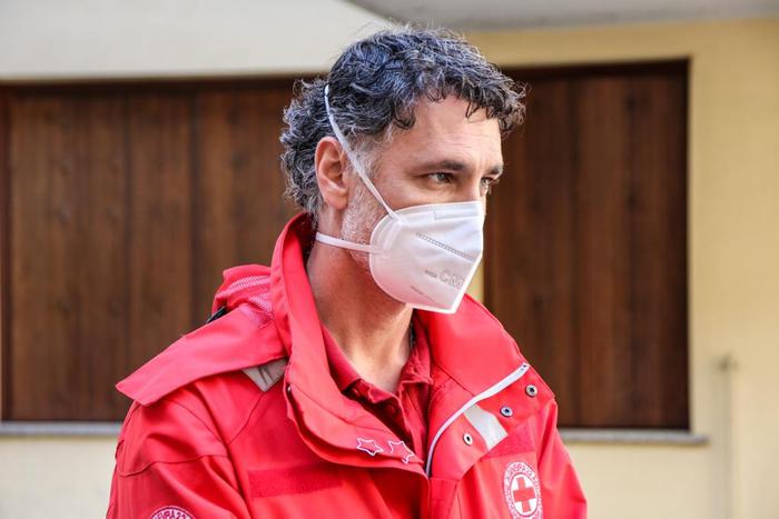 Raoul Bova volontario per la Croce Rossa