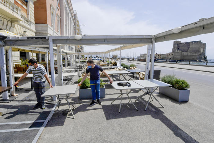 Ristoranti preparano festa apertura