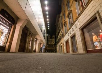 Roma, la protesta dei negozi del lusso: “Senza aiuti non riapriamo”  