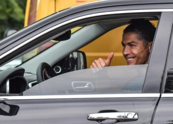 Ronaldo porta il figlio alla Continassa, scatti insieme