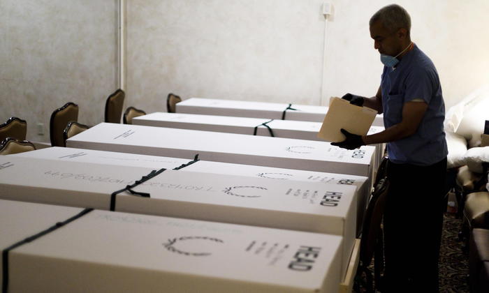 Trump, in Usa ci saranno 75-100mila morti