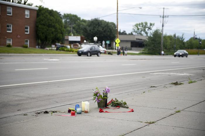 Usa, polizia ferma nero, muore soffocato