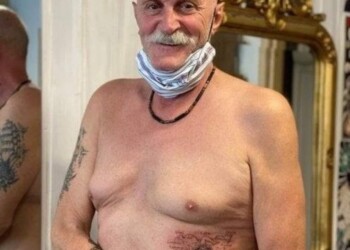 Coronavirus,Ettore curato a Palermo mantiene la promessa: si è tatuato la Sicilia