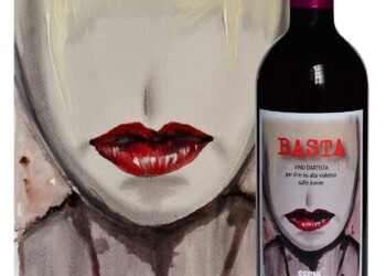 Il 1° Luglio inaugurazione della mostra di Miky Degni: 10 MOTIVI PER DIRE: BASTA! una mostra per le donne, ritratte col vino rosso