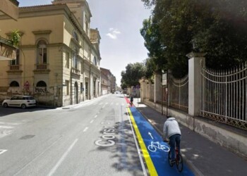A Caserta pista ciclabile con vista sulla Reggia