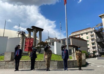 Afghanistan: omaggio bersaglieri al maggiore La Rosa
