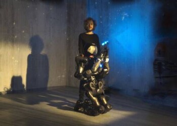 Alex Braga e Coman+, la vita futura di uomini e robot VIDEO