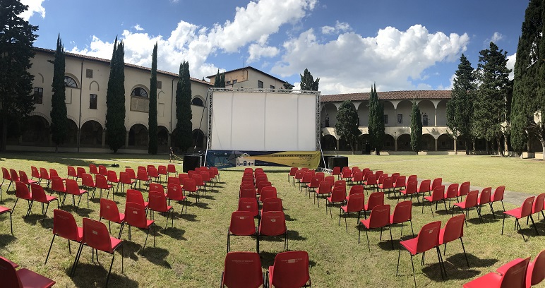 “CINEMA NEL CHIOSTRO” REGISTRA IL TUTTO ESAURITO OGNI SERA NELLA PRIMA SETTIMANA DI APERTURA