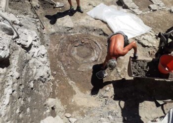 Beni culturali: trovata fossa per campane in scavo Aosta