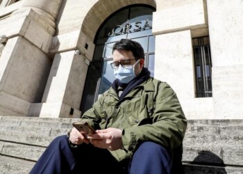 Borsa: Milano azzera calo e gira a +0,40%