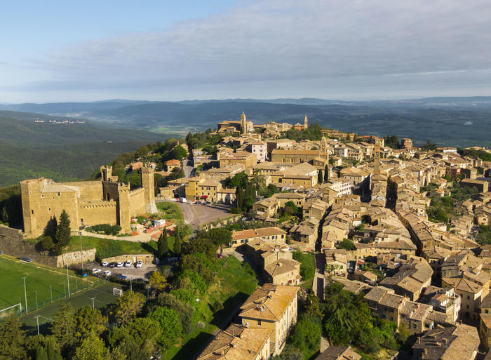 Brunello gioca in casa, Montalcino pronta a turismo italiano