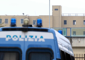 Carceri: 6 microcellulari tra indumenti detenuti in Irpinia