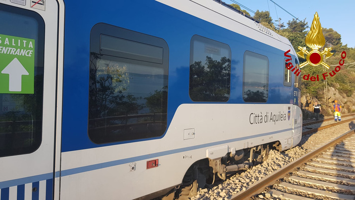 Carrello treno esce dai binari vicino Trieste, bloccata linea