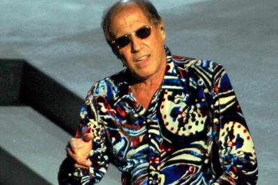 Celentano: “Fabbriche di armi come la mafia” 