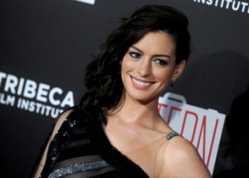 Cinema, Nolan vieta le sedie sul set. Anne Hathaway spiega perché 