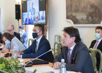 Conte, oggi decreto per ulteriori 4 settimane Cig