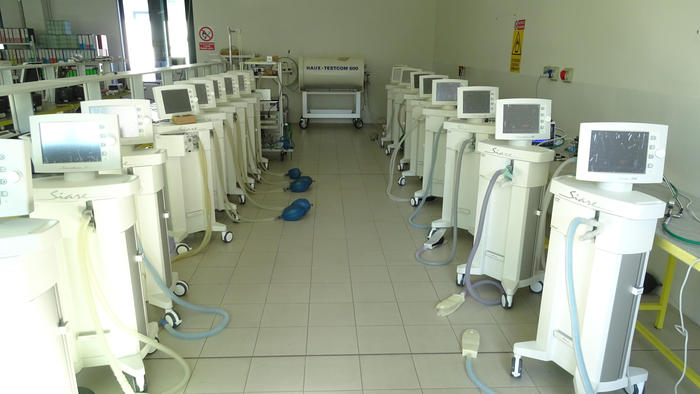 Coronavirus: risalgono morti e intensive