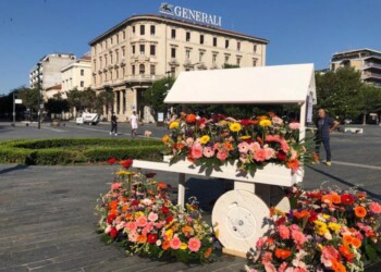 Crack da 1,5 mld, con Coldiretti fiori italiani in piazza