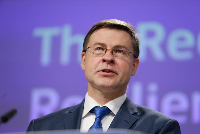 Dombrovskis, senza riforme niente soldi