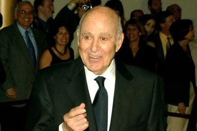 È morto Carl Reiner, creatore di ‘The Dick Van Dyke Show’ 