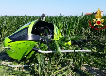 Elicottero ultraleggero cade nel veneziano, ferito pilota