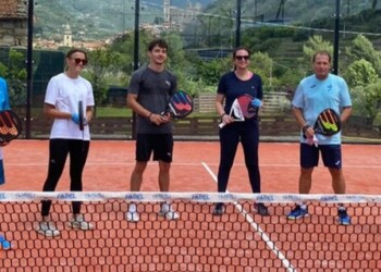 F1: Leclerc gioca a padel a Dolceacqua