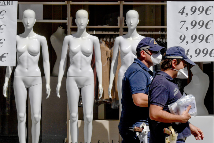 Fase 3: Regione Puglia posticipa a 1/8 inizio saldi