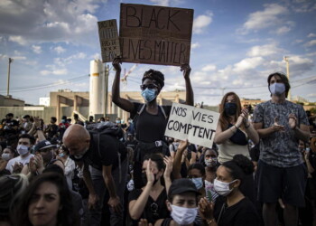 Francia: incidenti per Traorè, 18 fermi