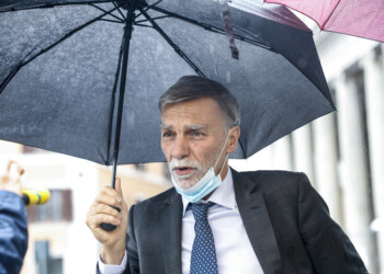 Governo: Delrio, se Conte si iscrive a 5S non è problema Pd