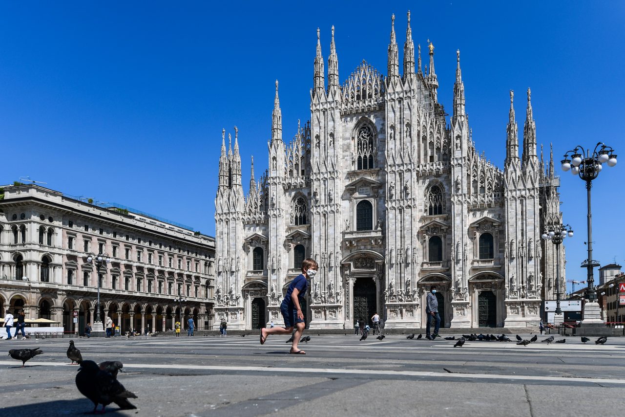 I gilet arancioni e quella politica urlata pre covid che non ci manca per niente