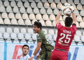 Il Napoli straccia il Verona e punta deciso alla Champions, il Cagliari vince e mette nei guai la Spal