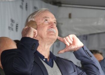 “Insulti razziali ai tedeschi”, Bbc rimuove episodio sitcom del 1975 