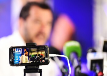 La giostra dei social network sta trasformando i cacciatori in prede