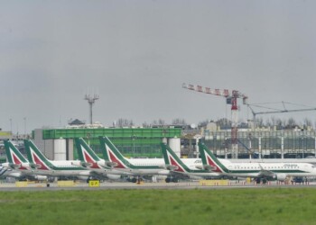 Mit, 24 aeroporti operativi, limiti fino 12/6 per Sardegna
