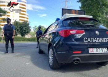 Occupa abitazione privata e si barrica dentro, arrestato