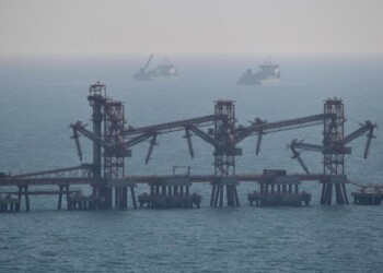 Petrolio: in calo a 35,43 dollari su timori virus