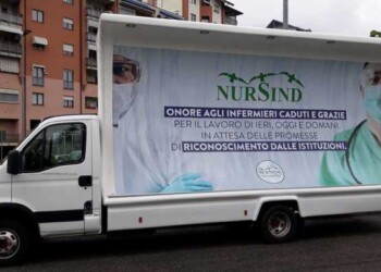 Protesta infermieri, treno di 10 camion a Torino