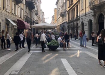 Regione Fvg, da domani stop uso mascherina all’aperto