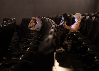 Riaprono cinema, 17mila spettatori e 100mila euro di incassi