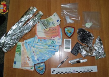 Spaccia eroina, cocaina in casa: arrestato a Matera