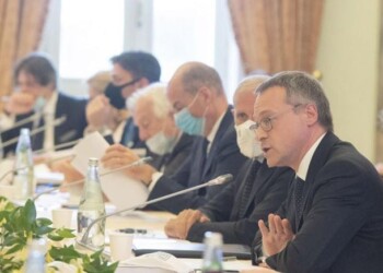 Stati generali, strappo Confindustria-Governo con botta e risposta sulle accise