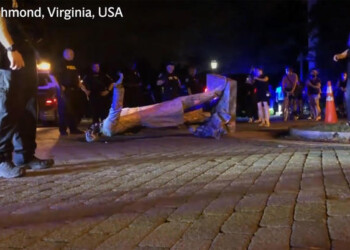 Statua di Jefferson abbattuta in Oregon
