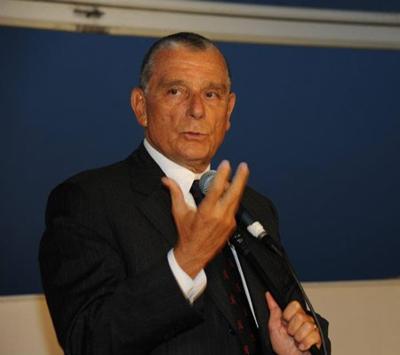 Tra acquisti on line e noleggio italiani preferiscono muoversi in auto  