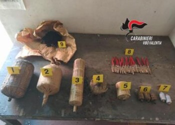 Trovati 30 chili di materiale esplodente, una denuncia