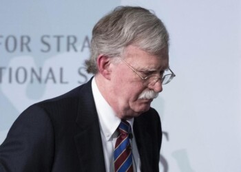 Trump prova a bloccare libro di Bolton