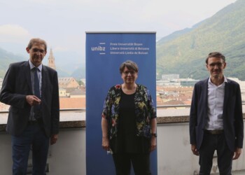 Università Bolzano dimezza seconda rata tasse per studenti