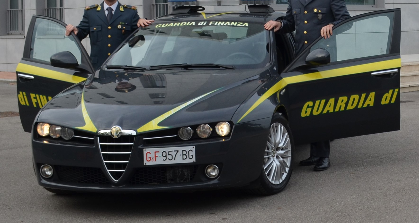 GUARDIA DI FINANZA PESCARA: SEQUESTRI E DENUNCE PER SPACCIO DI  STUPEFACENTI IN CITTA’