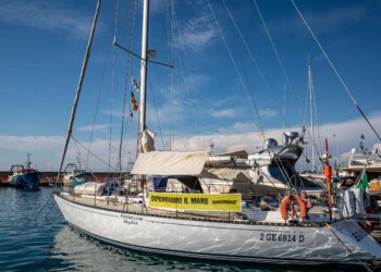 GREENPEACE: PICCHI DI CONTAMINAZIONE DA MICROPLASTICHE NEL TIRRENO. NUOVA RICERCA CON CNR-IAS E UNIVPM. A CAPRAIA LA CONCENTRAZIONE PIU’ ELEVATA