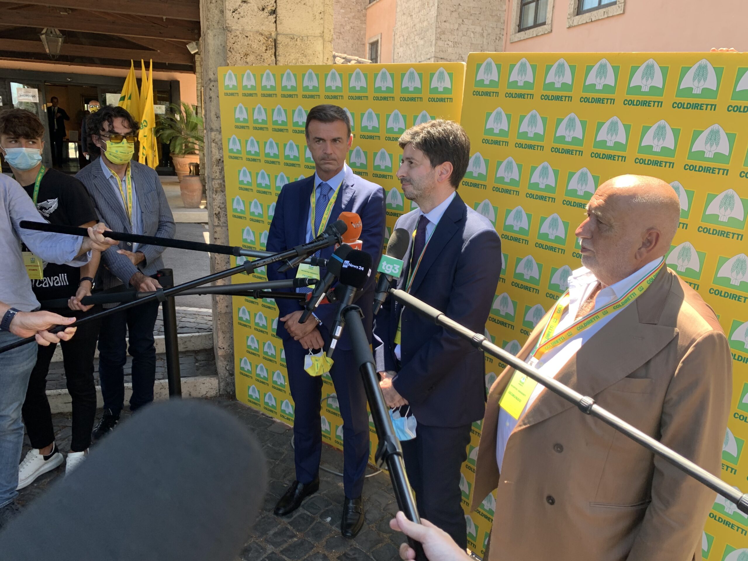 FASE 3: COLDIRETTI, 25MILA POSTI DI LAVORO CON BUONI VENDEMMIA