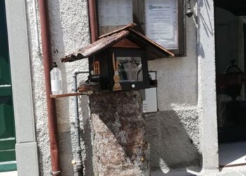 A Capracotta casette di legno per lettura e scambio libri